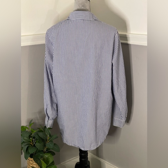 🔵5 For $15🔵 Mizit Blue & White Stripe Button Down - Picture 5 of 7